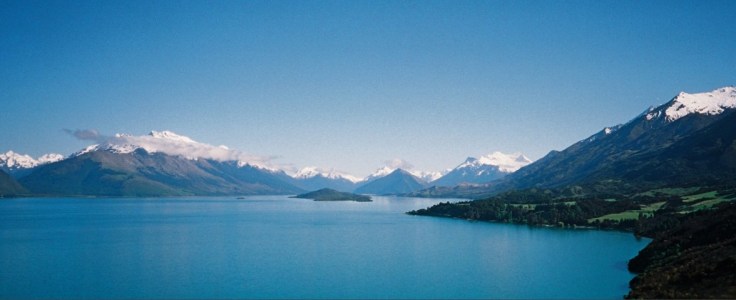 On the road from Queenstown to Glenorchy (click to enlarge)